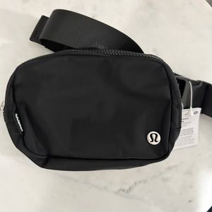 Lululemon Everywhere Belt Bag 1L - Black - brand new with tags